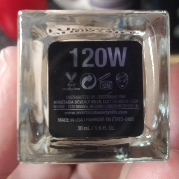 Anastasia Beverly Hills shade 120W - Picture 6 of 7